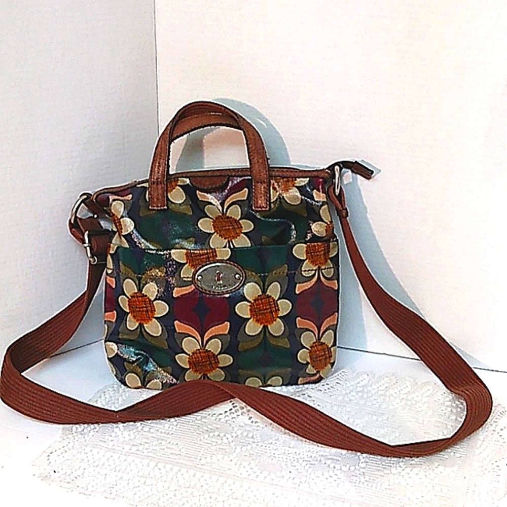 Fossil vinyl floral crossbody